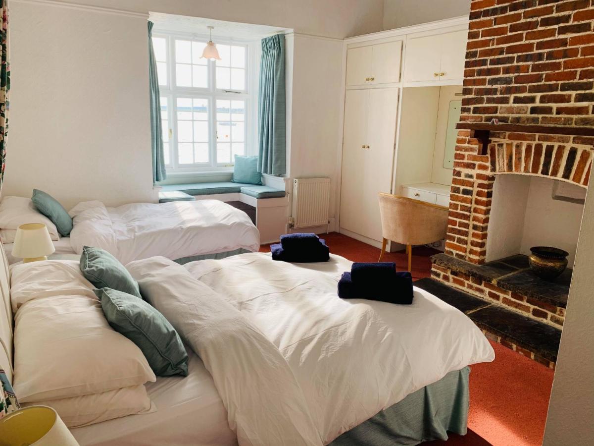 Ye Olde White Harte Hotel Burnham-on-Crouch Cameră foto